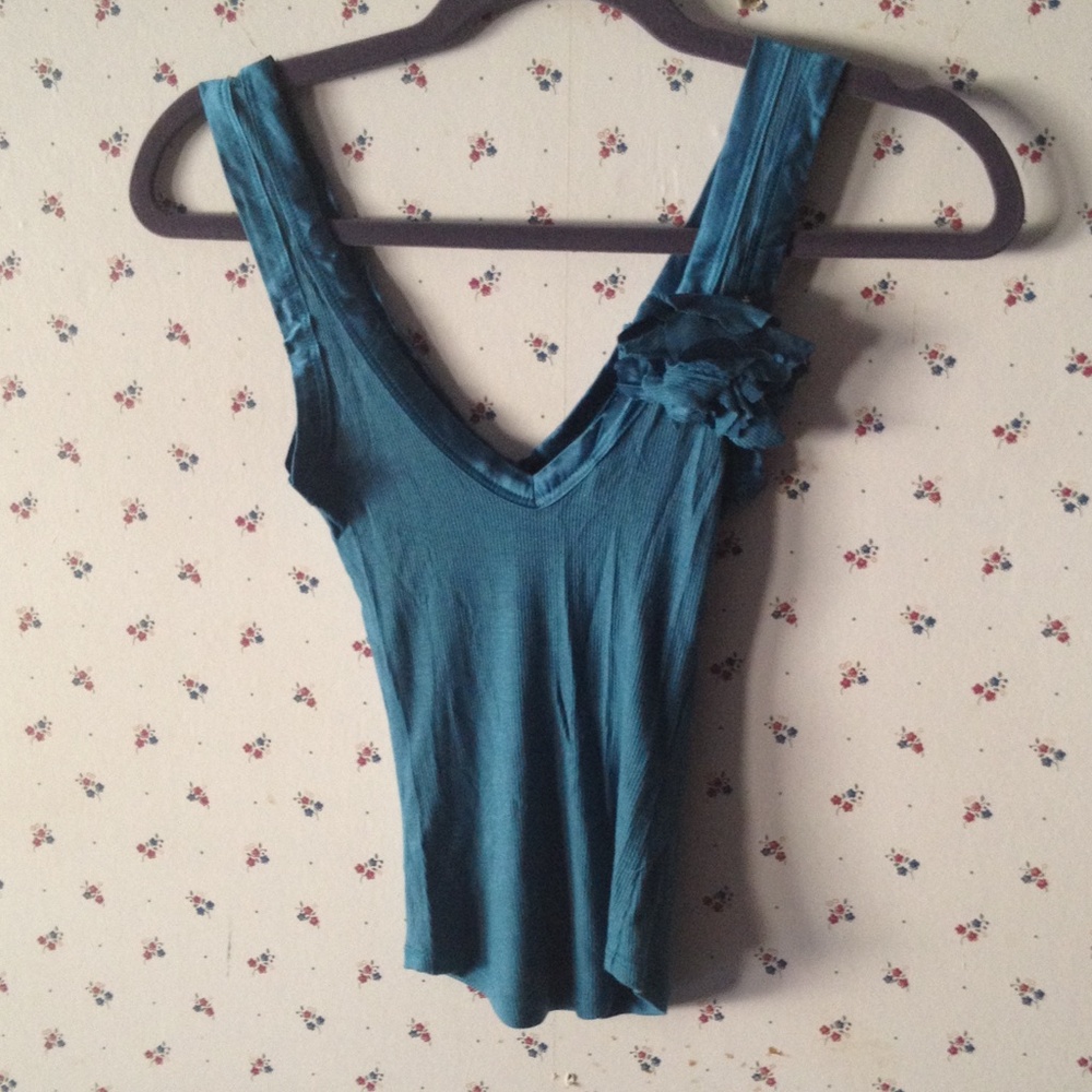 bebe Teal V-Neck Tank Top with Shoulder Flower Pin Y2K